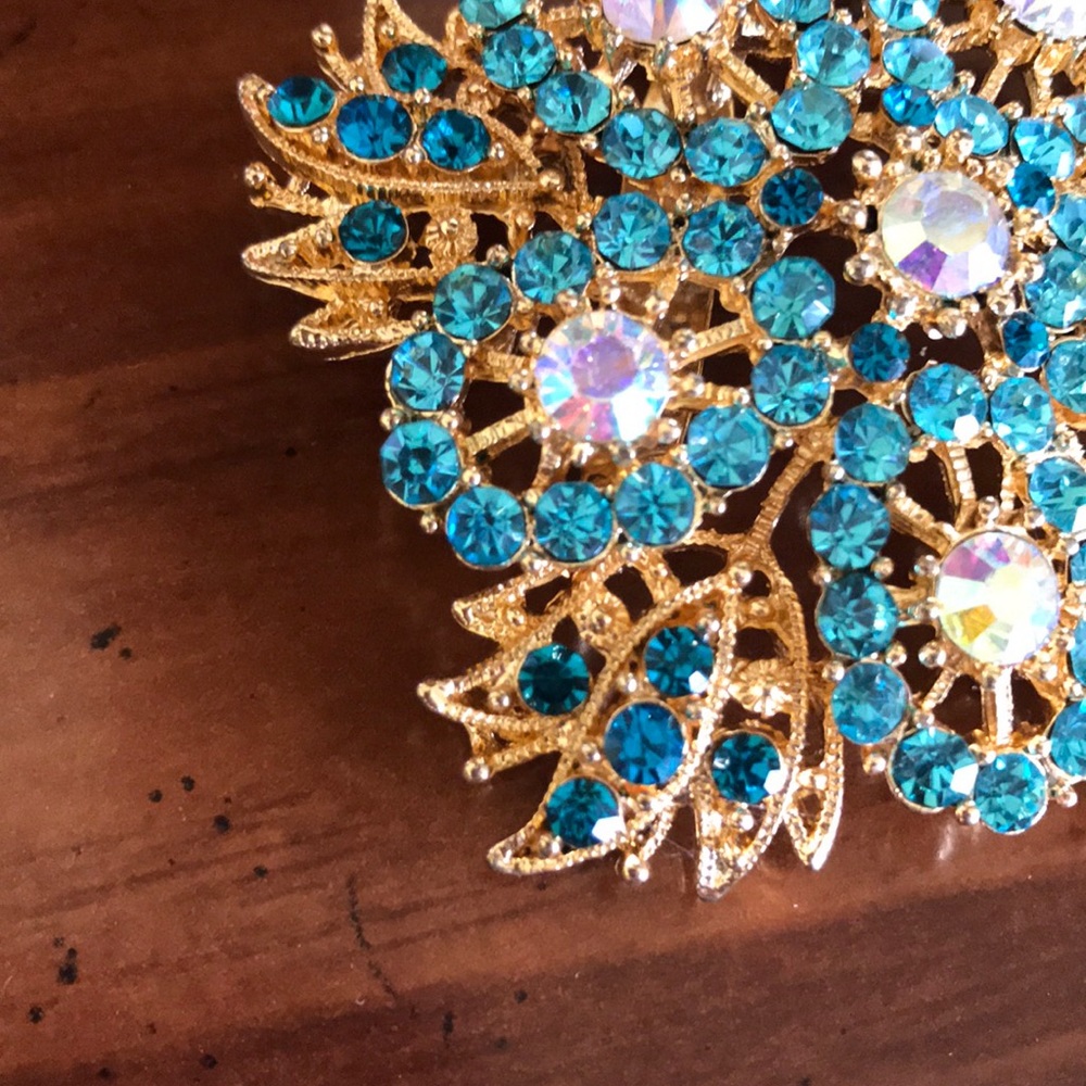 Brooch - Picture 2 of 4